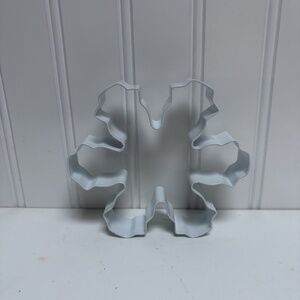 White Metal Christmas Holiday Snowflake Cookie Cutter